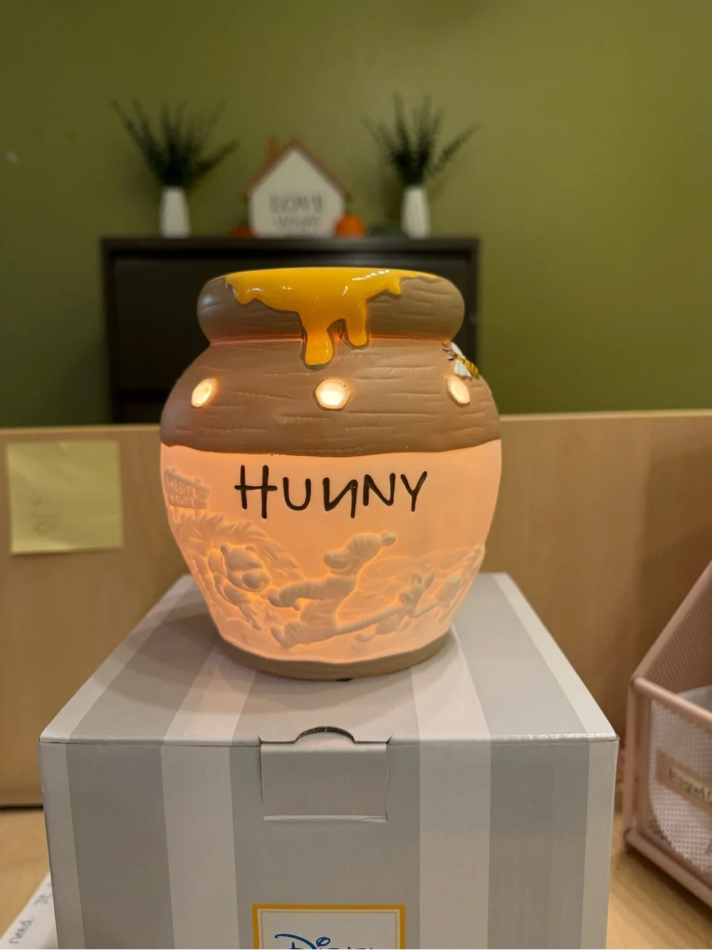 Scentsy Hunny Pot Decorative Ceramic Warmer in Brown and Yellow